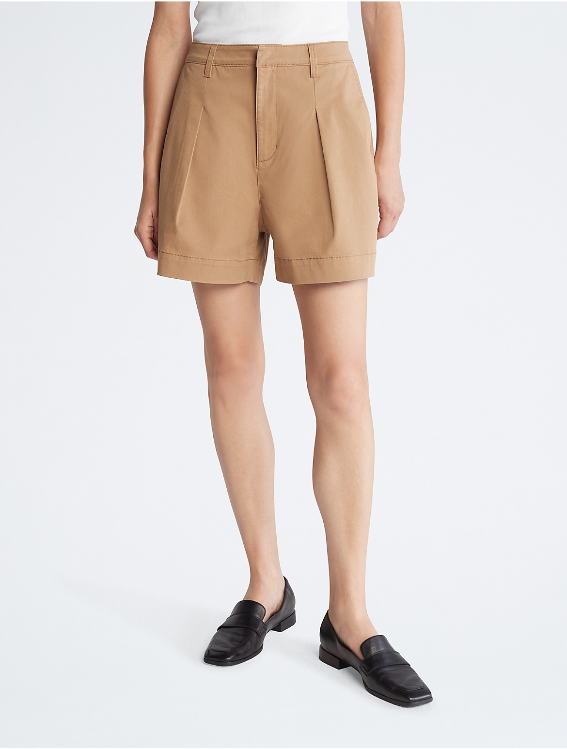 Calvin Klein Women's Twill Pleated 5-Inch Shorts - Brown - 33